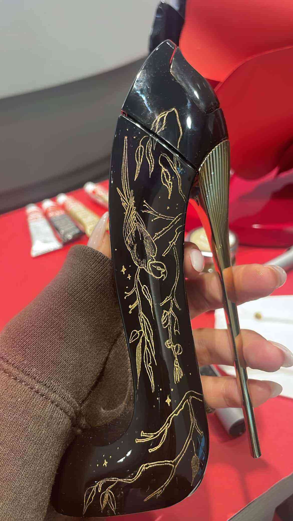 Bespoke glass engraving commission - Pakhrin Illustrations